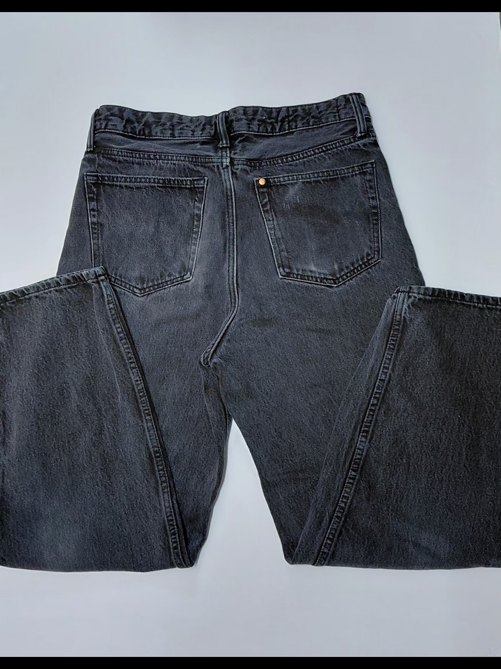 H&M Men Denim Loose Fit Jeans. Size 30/32